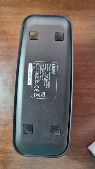 Altavoz Bluetooth DOSS - Negro, azul o blanco