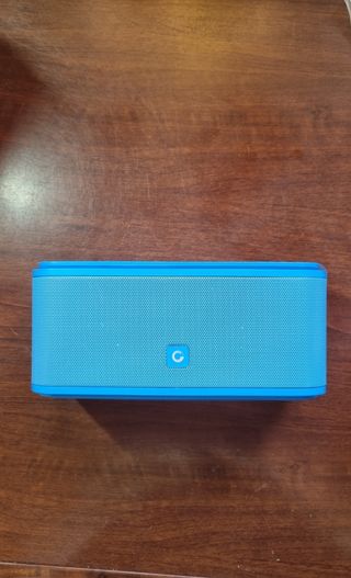 Altavoz Bluetooth DOSS - Negro, azul o blanco