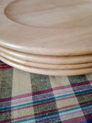 Piatti legno, 32cm, 4 pezzi.