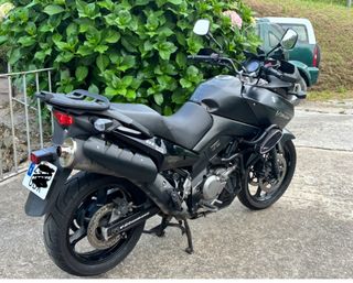 Suzuki V-Strom 650 K8 - Buen estado