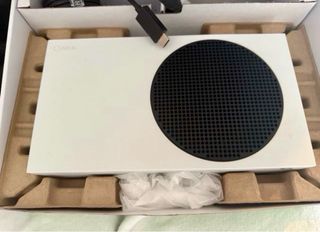 Xbox Series S con controller + extra - come nuova