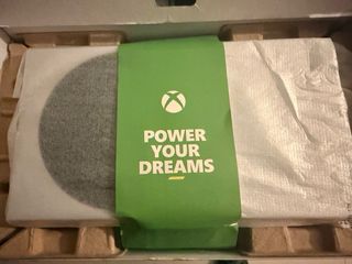 Xbox Series S con controller + extra - come nuova