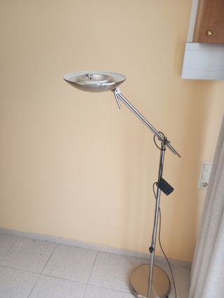 Lámpara de pie moderna