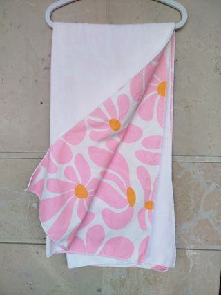 Toalla playa flores rosa-blanca