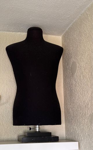 Maniquí hombre negro