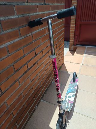 Patinete Monster High niña