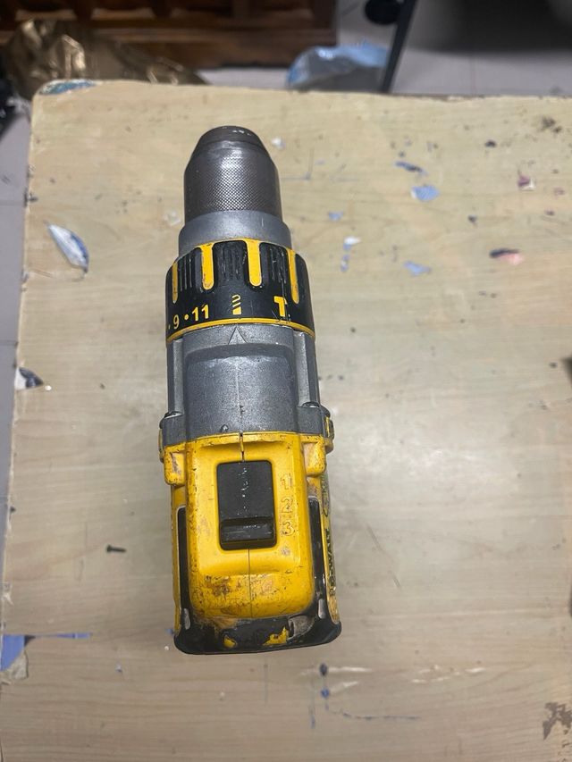 Taladro dewalk DCD995