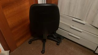 Silla oficina giratoria negra