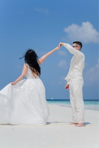 Vestido Novia espalda abierta de tul y encaje 
