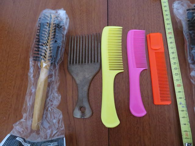 2 Juegos de 5 Peines x 4 eur en total