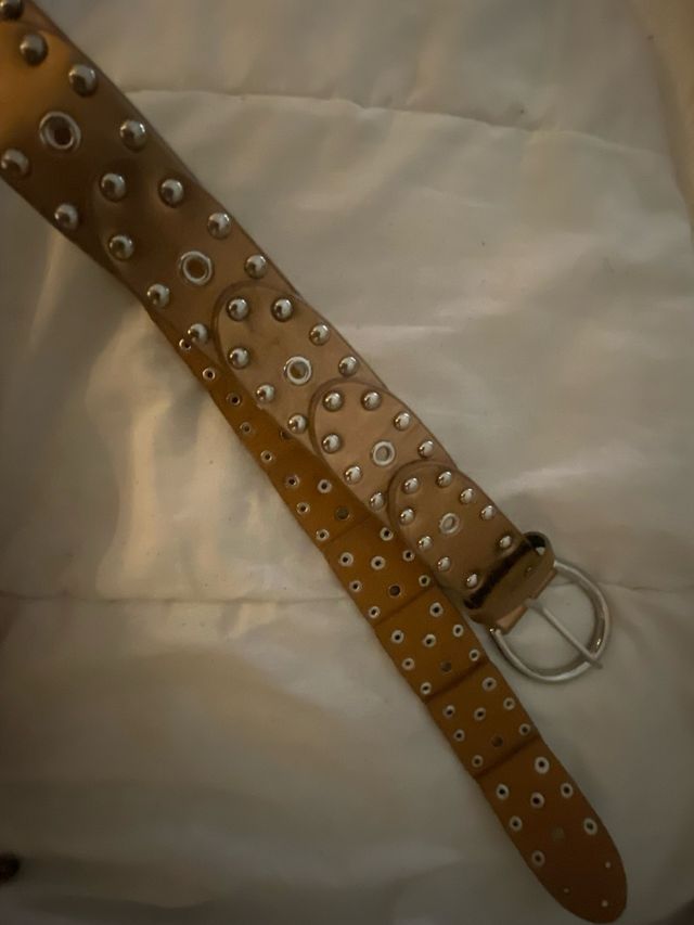 Cinturón cuero dorado bronce niña rachuelas