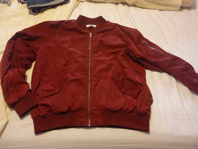 Cazadora bomber roja