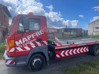 Grua Nissan Atleon 2003