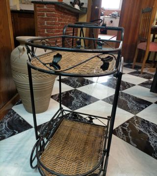 Carrito de servicio - metal y mimbre