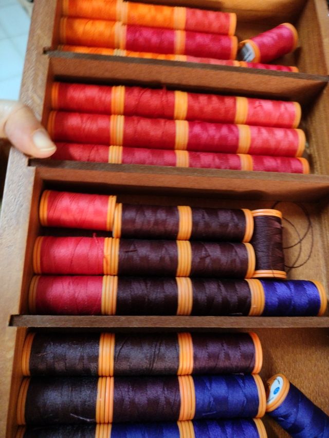 Filati colorati: 60 rocchetti