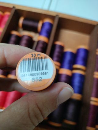 Filati colorati: 60 rocchetti