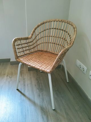 Silla ratán blanca y beige