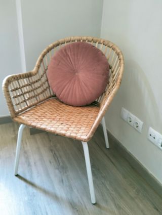 Silla ratán blanca y beige