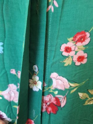 Camisa Stradivarius.