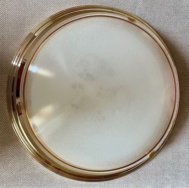 Plafón techo dorado y cristal.
Diametro de 46 cm