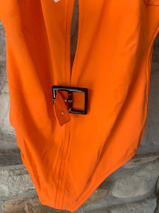 Costume intero arancio nuovo