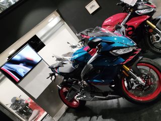 APRILIA RS 660 (35 KW) Azul (155 € AL MES)