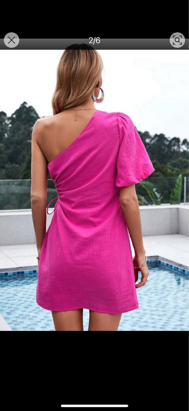 Vestido fucsia asimétrico