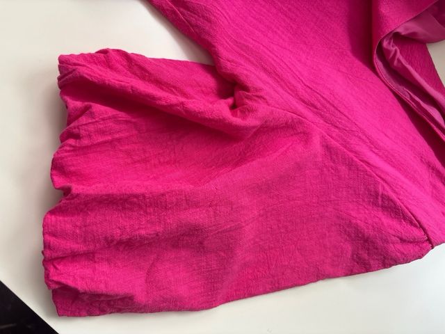 Vestido fucsia asimétrico