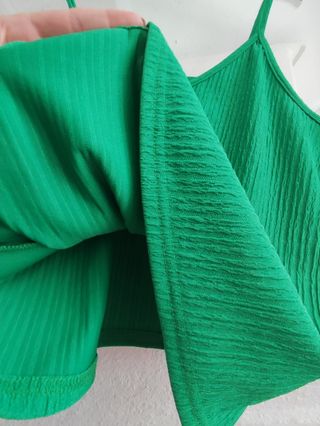 Top tirantes verde