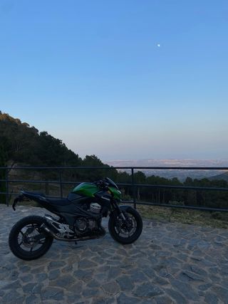 Kawasaki Z800E - LIMITADA EN PAPELES DE FABRICA