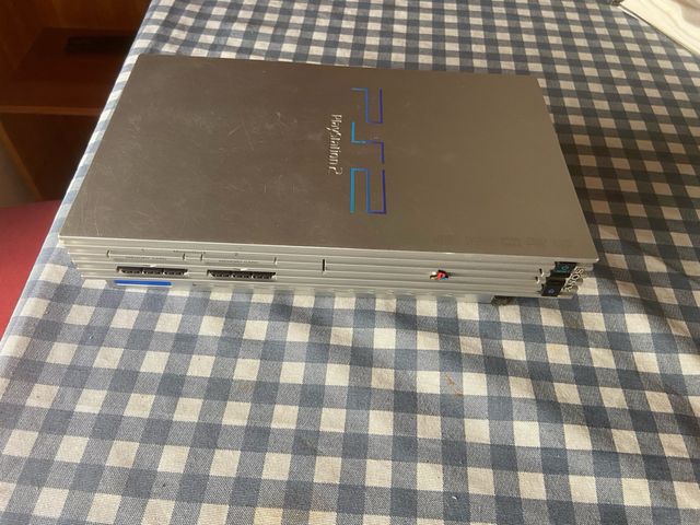 PlayStation 2 - Plata solo la consola