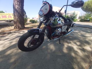 Moto Guzzi V7 Café Racer