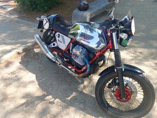 Moto Guzzi V7 Café Racer