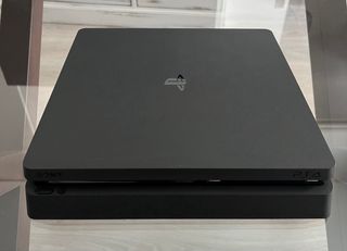 PS4 (PlayStation 4) 500GB Slim negra