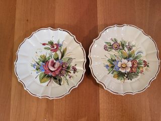 2 Piatti decorativi floreali