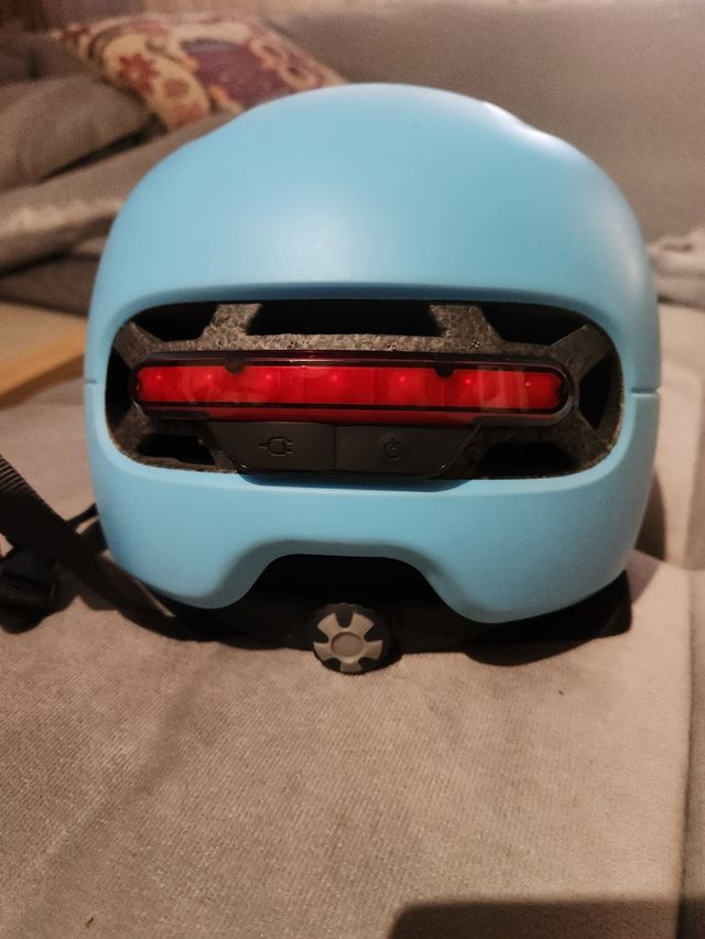 Casco Smart4u con luz trasera