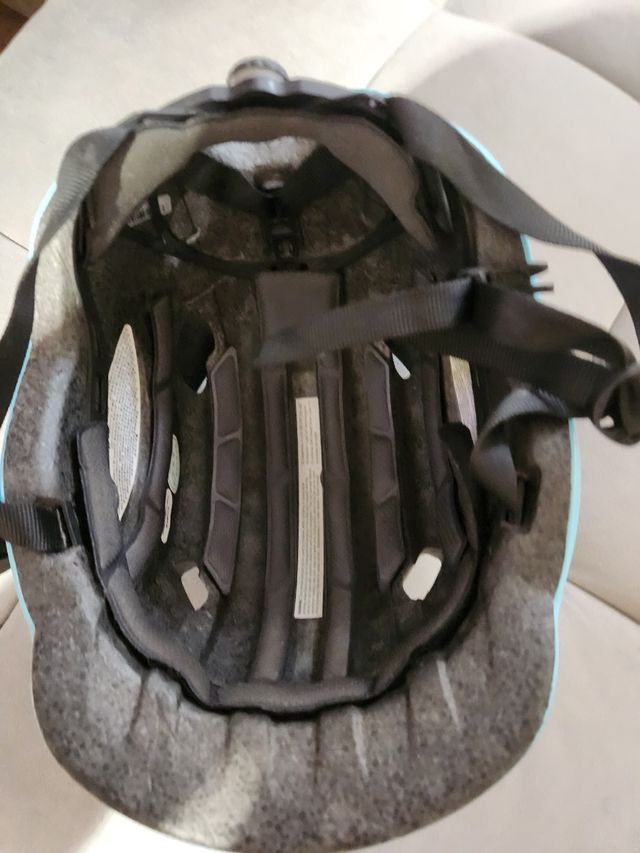 Casco Smart4u con luz trasera