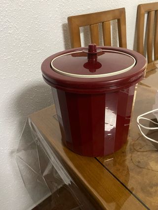 Cubitera Tupperware vintage roja