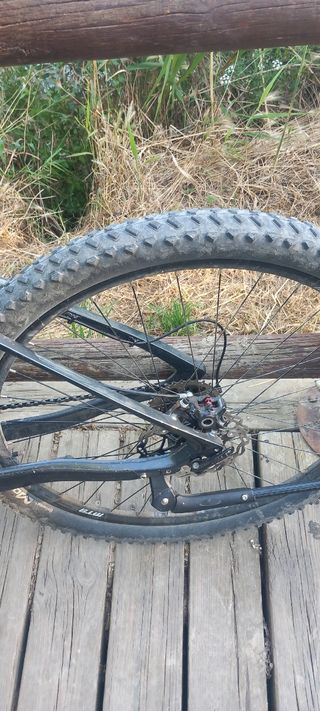Bicicleta eléctrica carbono muy ligera y potente