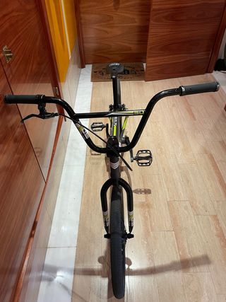Bicicleta BMX Meybo 21'75