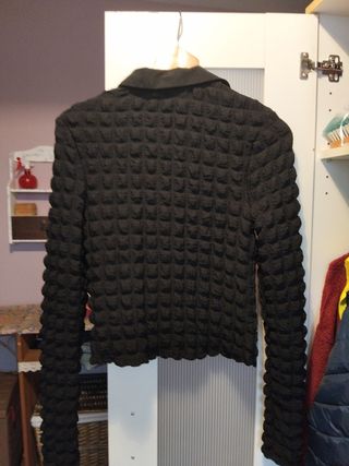 Blusa negra texturada