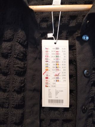 Blusa negra texturada