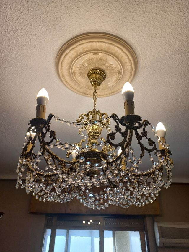 Lampara de cristal de roca.