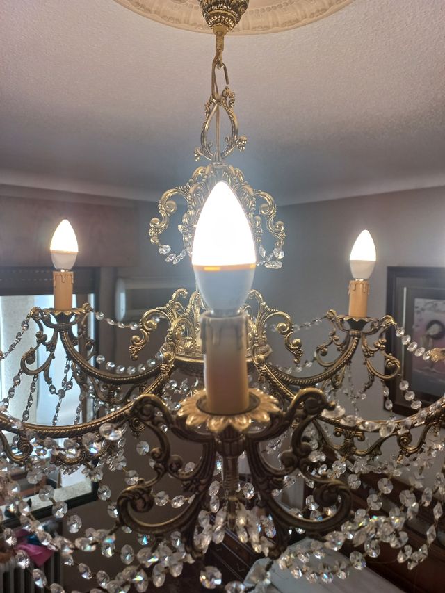 Lampara de cristal de roca.