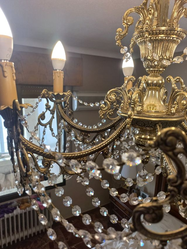 Lampara de cristal de roca.