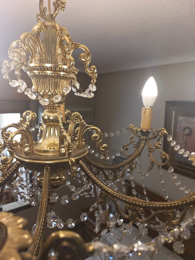 Lampara de cristal de roca.