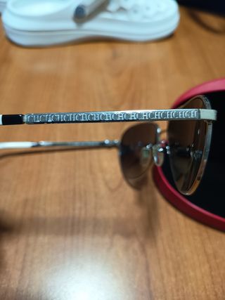 Gafas Carolina Herrera doradas