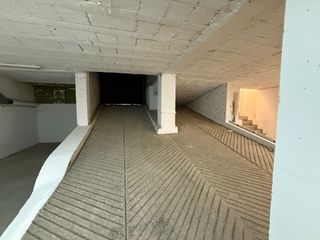 local industrial,  con permiso trasteros , 950€