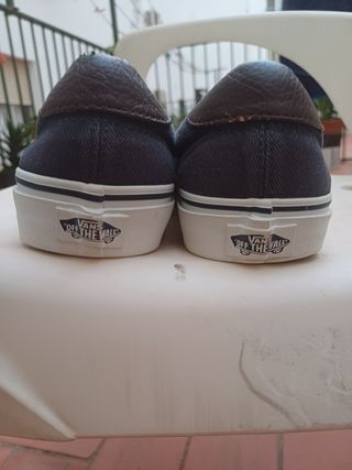 Zapatillas Vans azules - casi nuevas