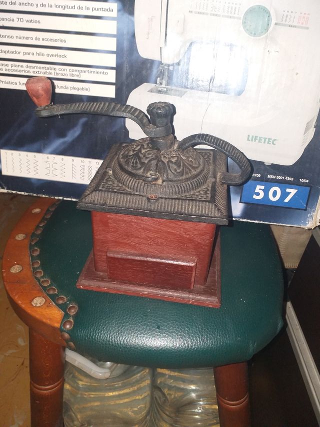 Molino café antiguo de madera